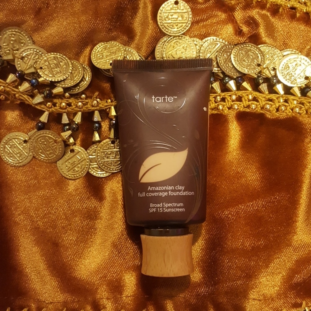 Tarte Amazonian Clay Foundation in Honey